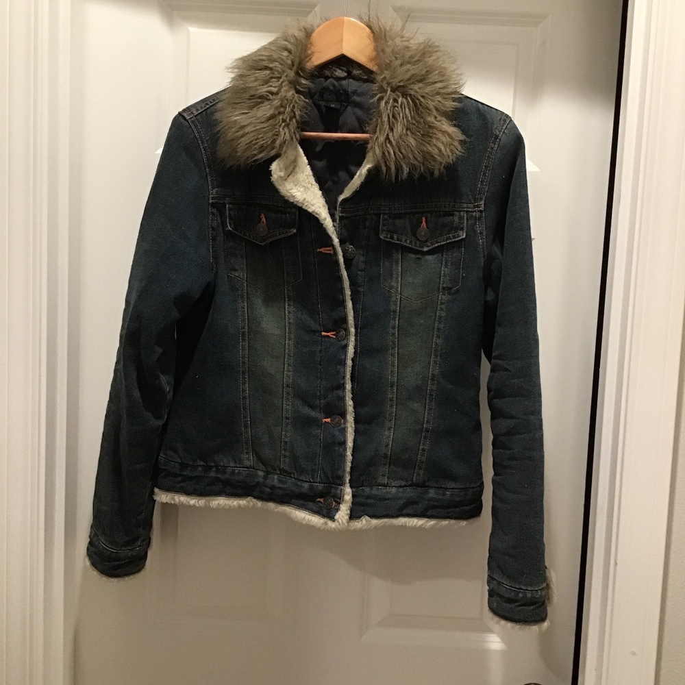Jean Jacket faux fur collar size M